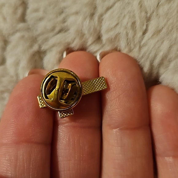 #0105 Cross pin - Picture 2 of 3